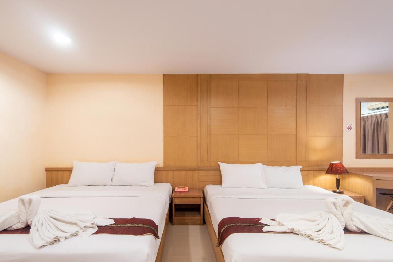 Metro Point Bangkok Hotel Екстериор снимка