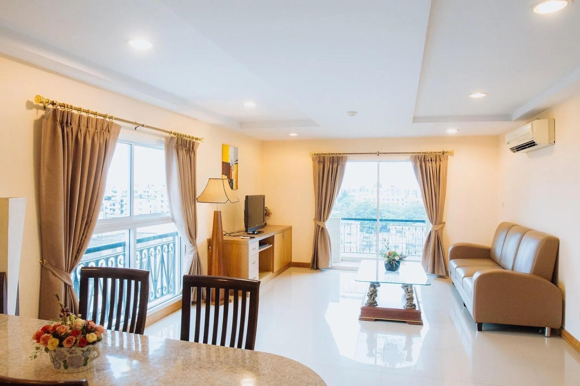 Metro Point Bangkok Hotel Екстериор снимка