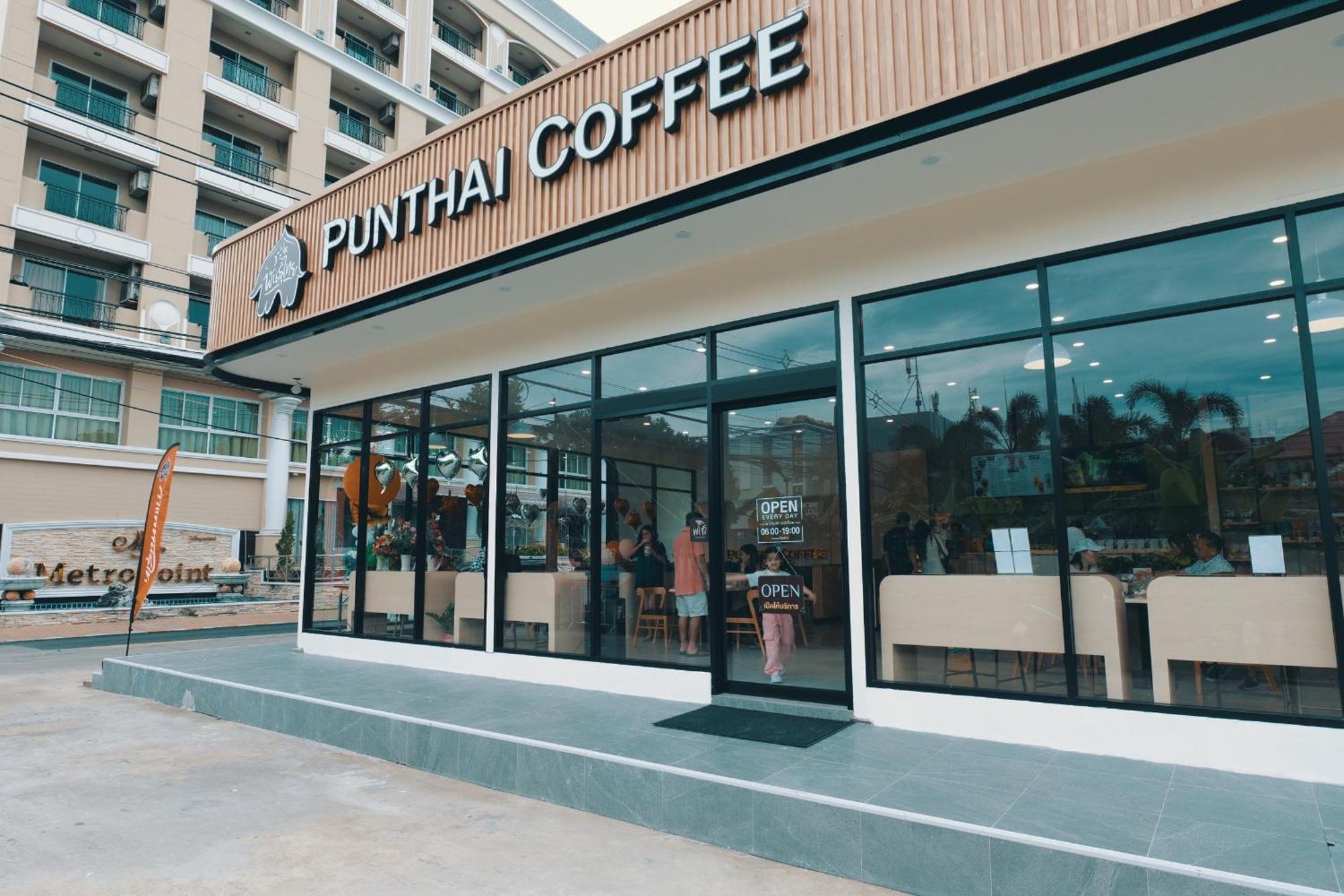 Metro Point Bangkok Hotel Екстериор снимка
