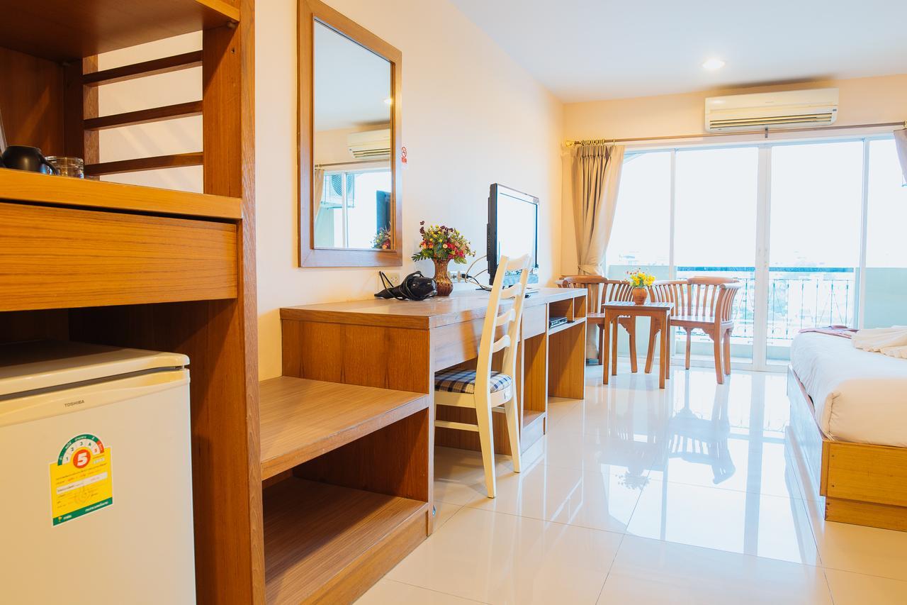 Metro Point Bangkok Hotel Екстериор снимка